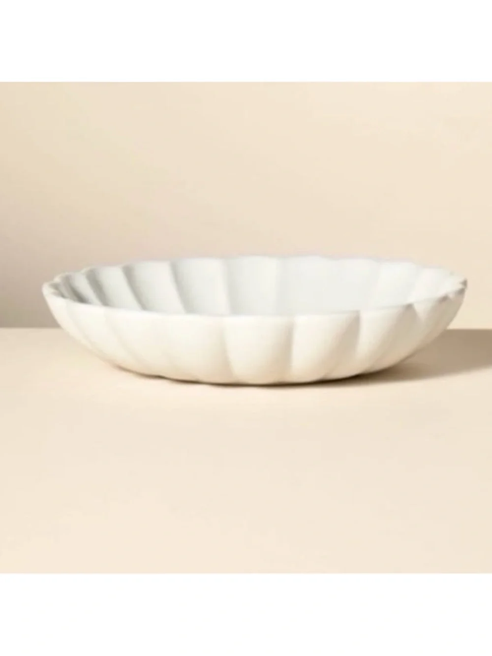 Hearth & Hand Magnolia 98oz Scalloped Edge Stoneware Serving Bowl Cream NEW